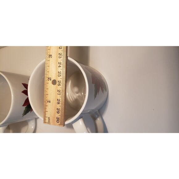 Set of 4 Poinsettia Coffee Mugs Holiday Christmas Floral White Red Green - Picture 11 of 14